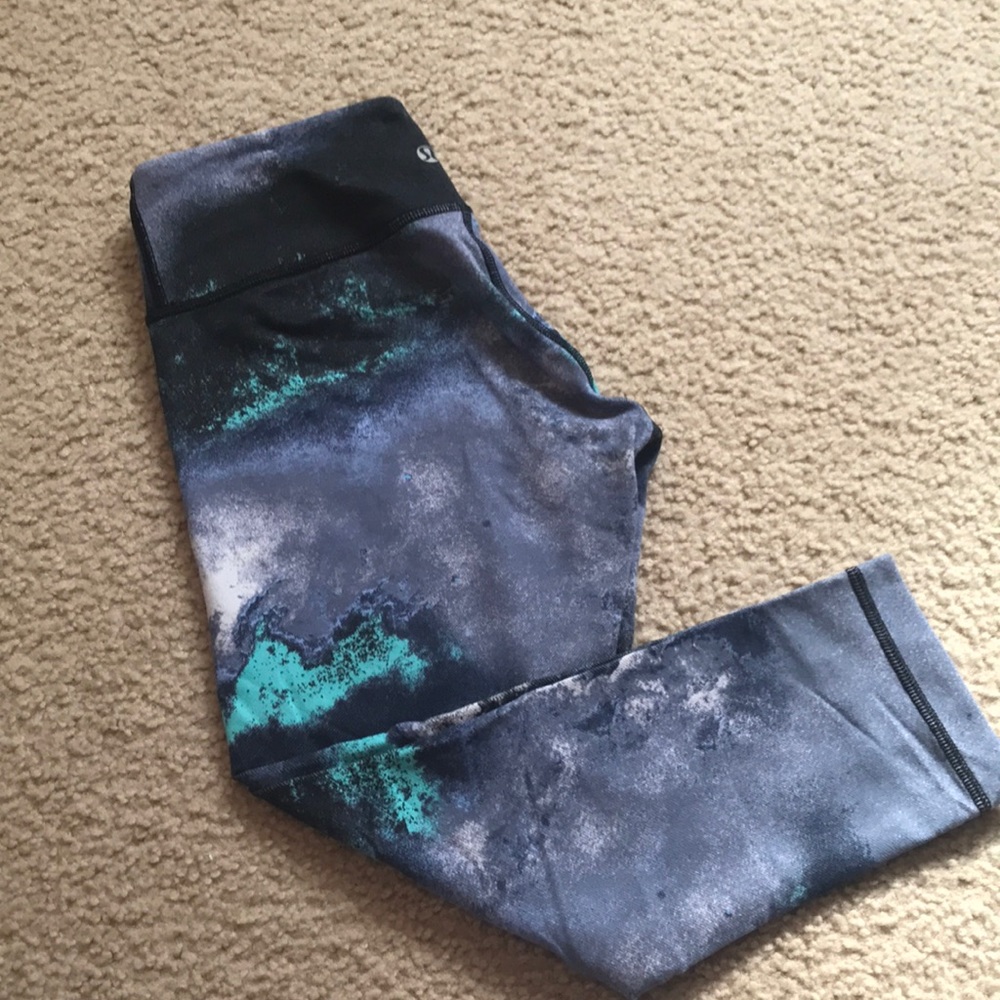 Lululemon crops